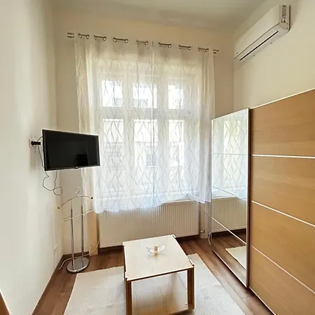 Central Apartment * Győr